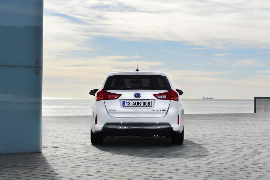  Toyota Auris Touring Sports 2013 года  (фото 4 из 23)